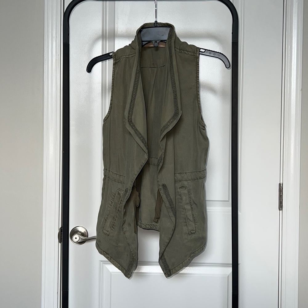 NWOT Max Jeans Sleeveless Vest XS